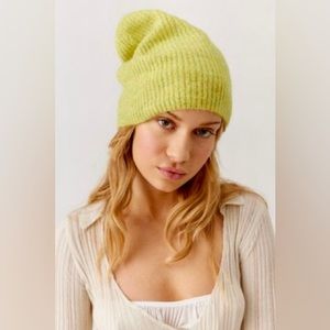 Urban Outfitters Toby Slouchy Beanie - NWT